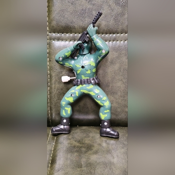 SCHYLLING ,NORTH ANDOVER MA. WIND UP MOVABLE, CRAWLING ARMY MAN WITH GRENADE. - Picture 7 of 8